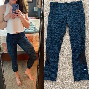 Lululemon crop leggings.